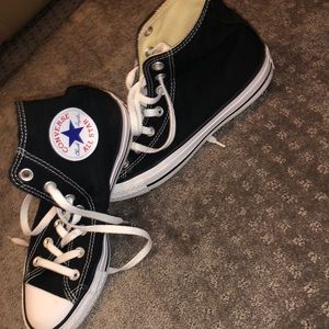 Women’s size 8 converse